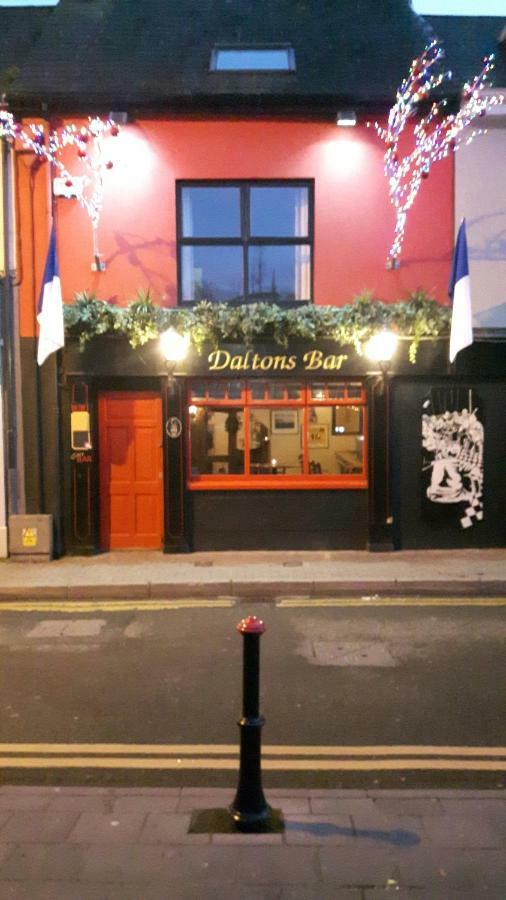 Ferienwohnung Daltons Bar Kinsale Exterior foto